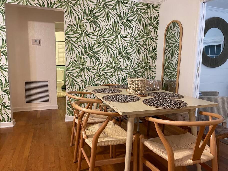 Hot tub, tiki bar, outdoor shower, water access! West Palm Beach Buitenkant foto